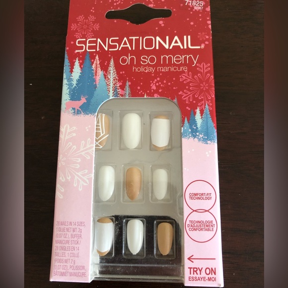 BNIB 24 Press on Nails Winter Designs - Picture 1 of 3